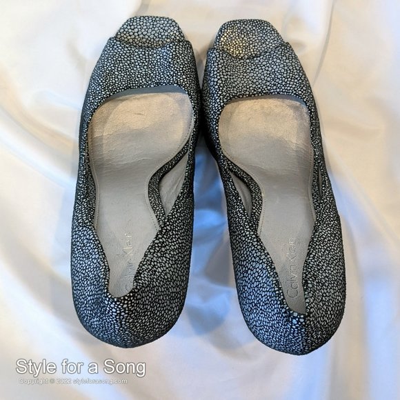 Calvin Klein Cora Black and White Pebble Platform Peep Toe Pumps 9 - Picture 9 of 12